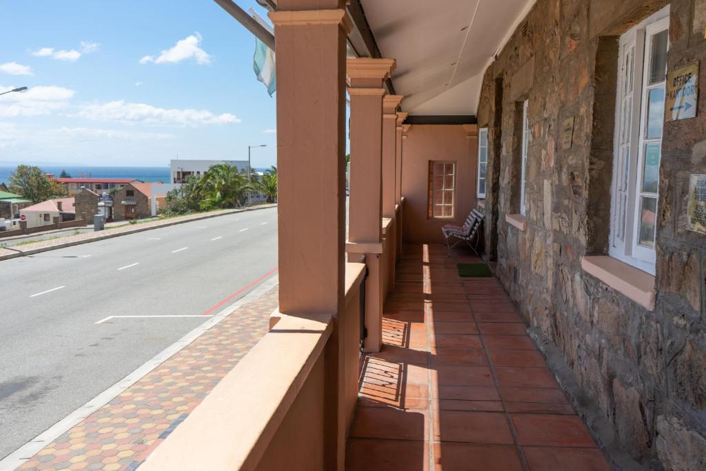 Bay Vista Guesthouse - Image 12