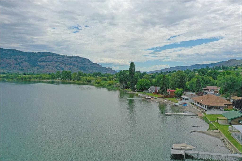 Lake Level Cottages - Housity