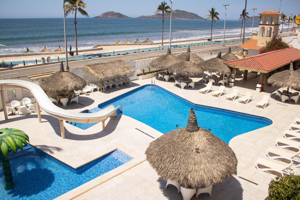 Hotel Sands Arenas Mazatlán | Frente al Malecón y Playa Hotel Sands Arenas Mazatlán | Frente al Malecón y Playa