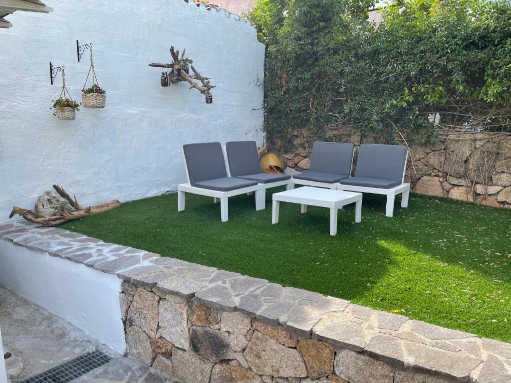 Casa Murales a Murta Maria - Charme con giardino