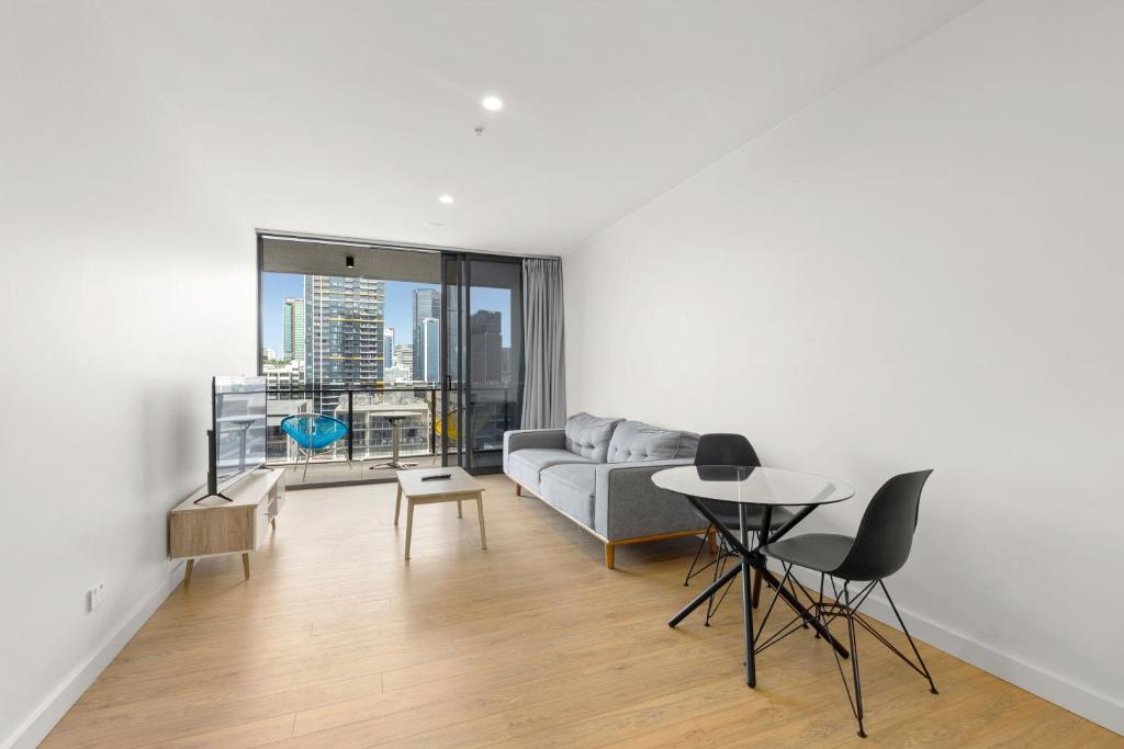 KOZYGURU SOUTH BRISBANE KOZY 2 BEDROOMS APT + FREE PARKING BRISBANE ONE QSB001-1203 - Appartement À Deux Chambres