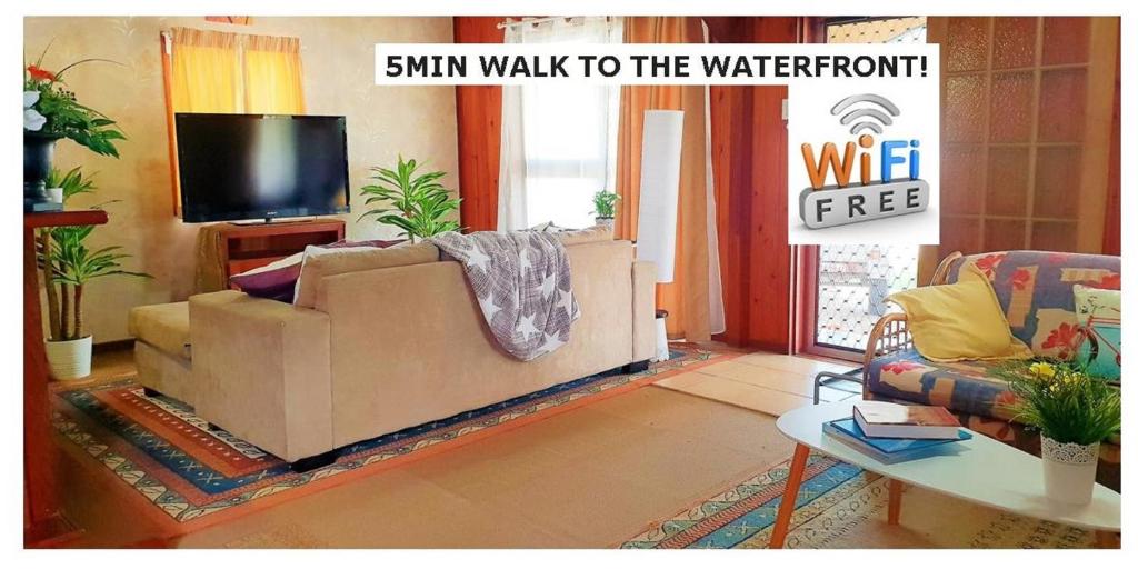 WOODY Pt - AMAZING 1970's SHARE HOUSE BY THE SEA-3 rooms available! - Housity
