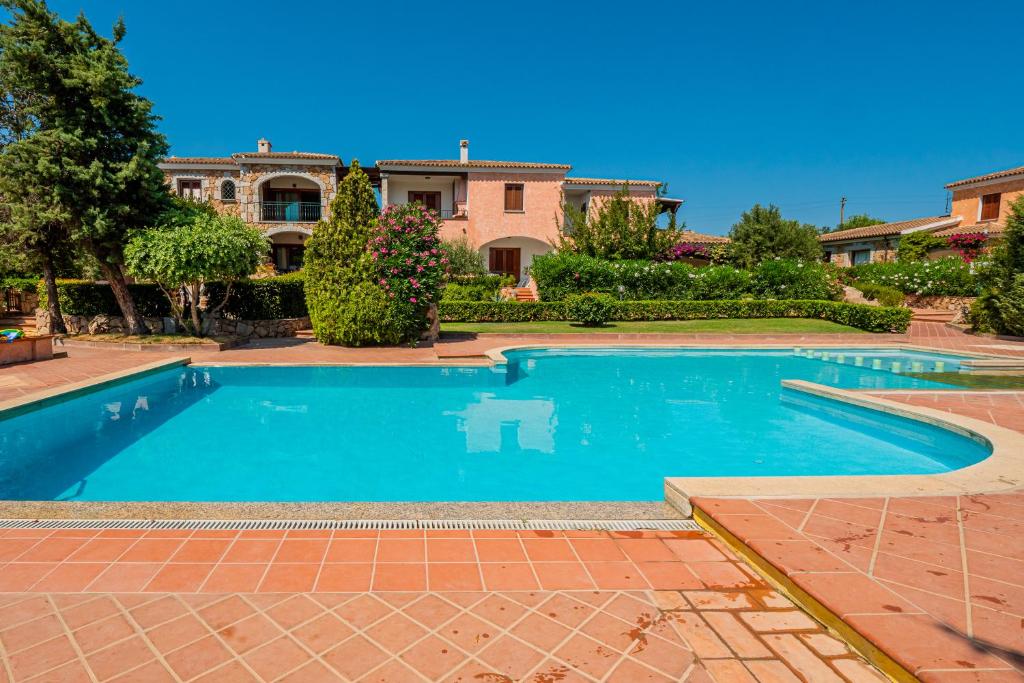 Villa Idina a Monte Petrosu - Lussuosa villa con piscina