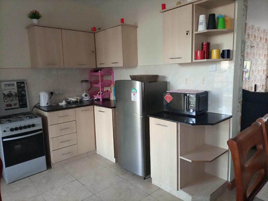 JKIA homestays - Business Double Room With Gym Access
