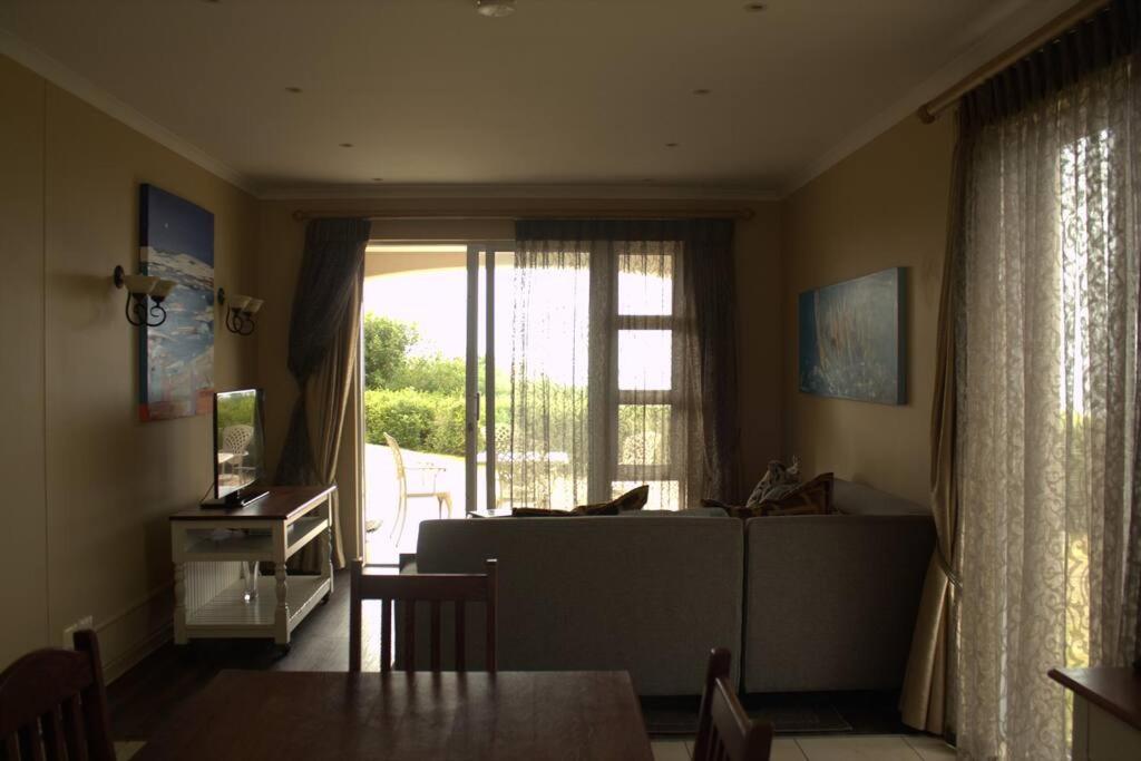 Luxurious Villa for Four - Image 14
