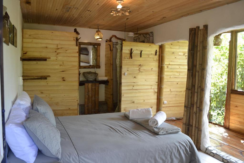 Habitación Las Bromelias, Pijao, Finca Flora del Rio - Housity