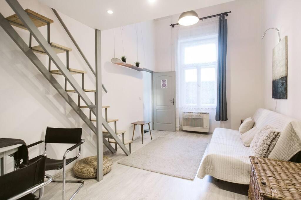 COZY BUDAPEST VACATION STUDIO RELAX CLOSE SPA - Housity