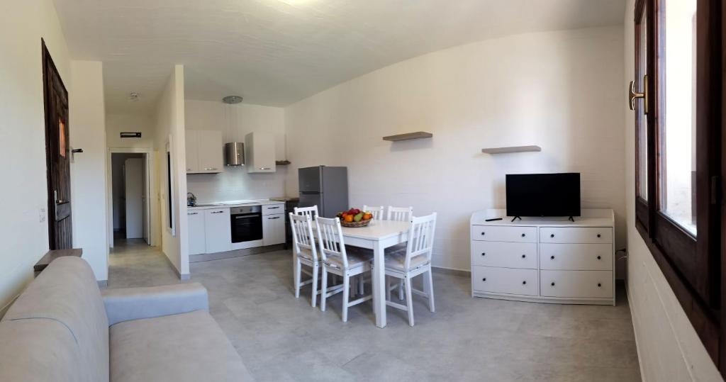 Trilocale a Porto Pozzo - Moderno appartamento vista mare