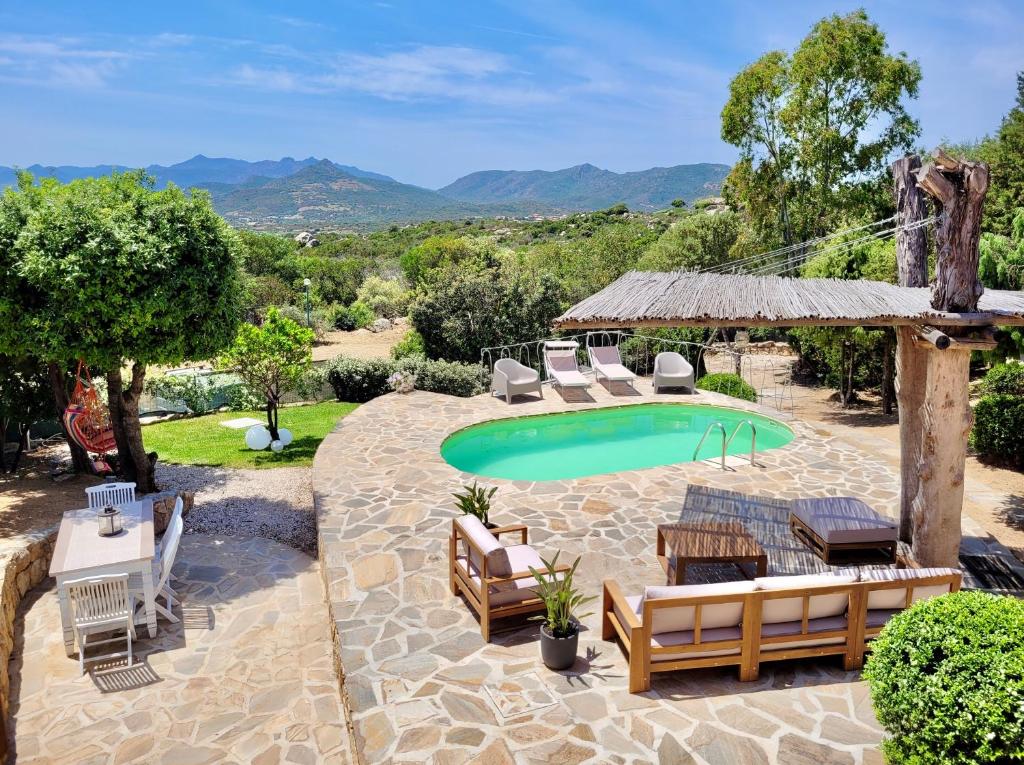 Delightful Cottage a Monte Petrosu - Casa con piscina