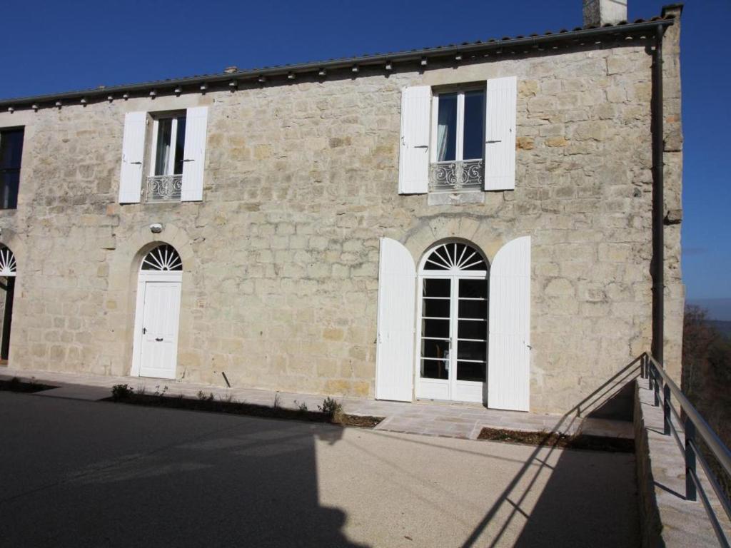 Gîte Roquebrune, 5 pièces, 8 personnes - FR-1-440-205 - Housity