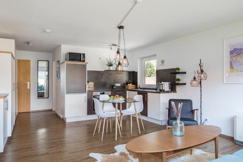 Design Apartment „Alpenglühen“ nahe Breitachklamm - Dağ Manzaralı Daire