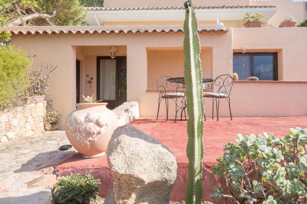 Villa Agnese a Isola Rossa - Oasi di lusso vista mare