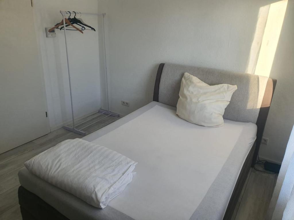 1 Zimmer Apartment Kaiserslautern - Apartamento De Un Dormitorio