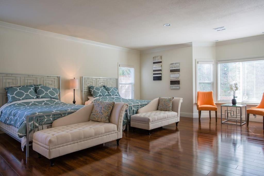 New Luxury unique 8 Rms 8 Baths with 6 big suites - Housity