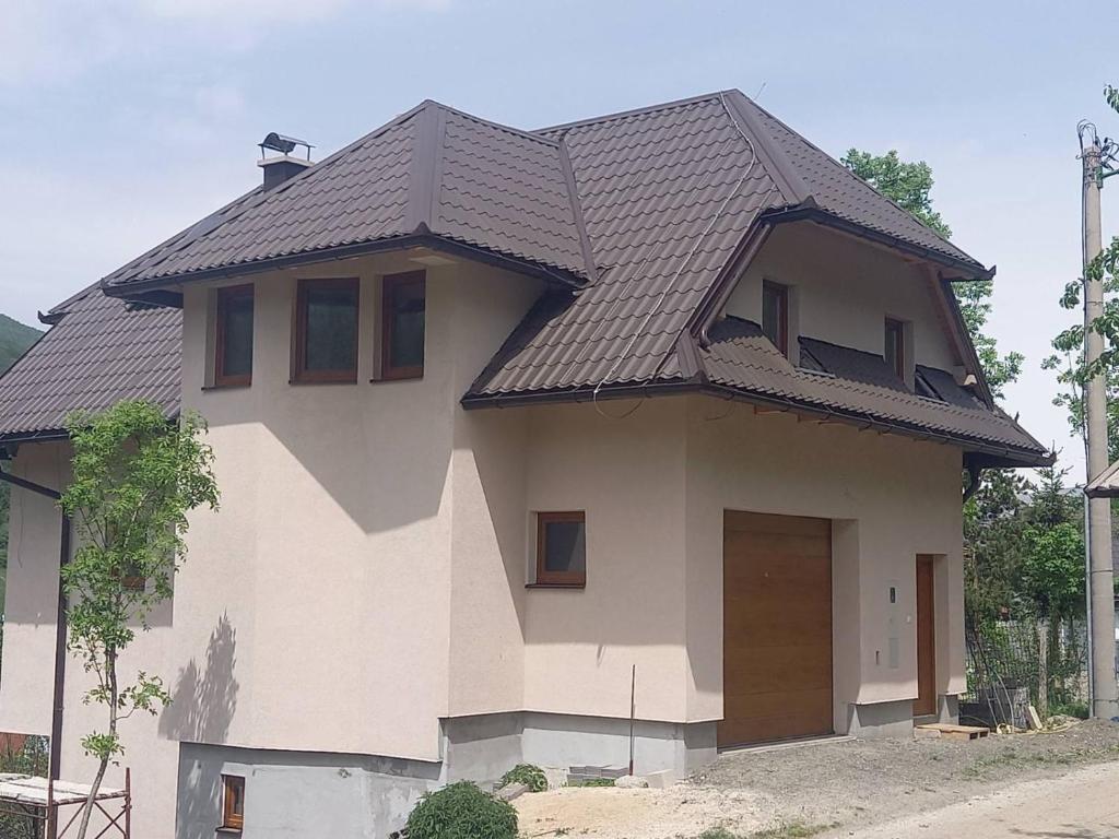 Apartmani Jelenača - Housity