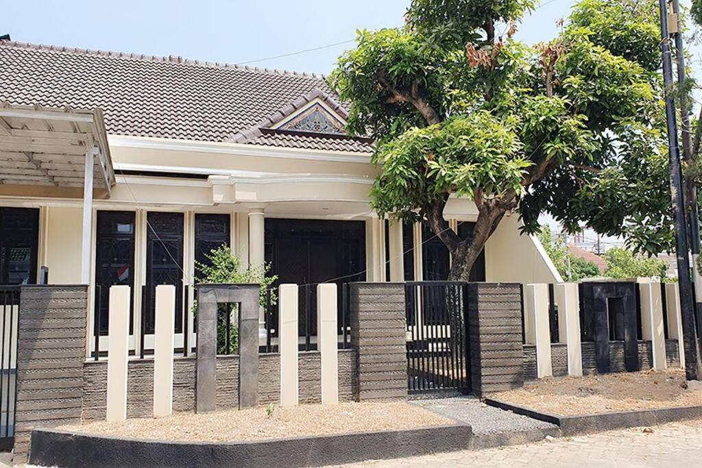 Villa 5 BR utk Family/Grup di Villa Citra, Lampung - Housity