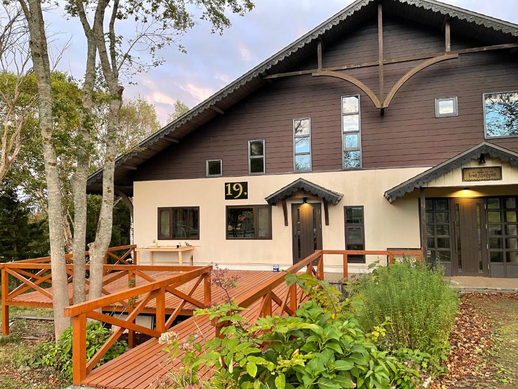 19 Accommodation - Housity