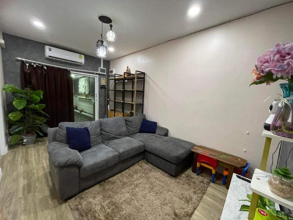 Bangkok House, Minburi - Housity