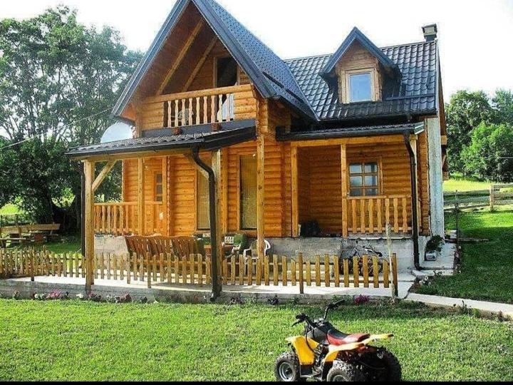 Studeno vrelo - Housity
