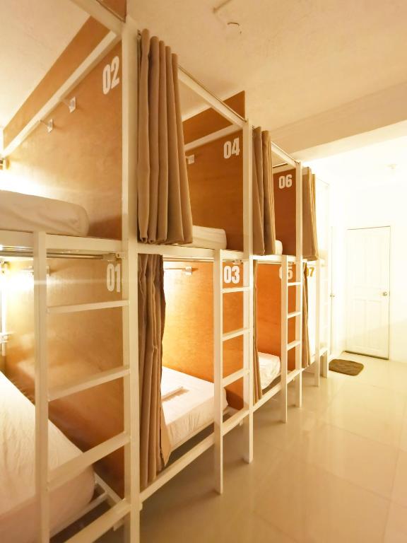 NomadsMNL Hostel - Hizvo