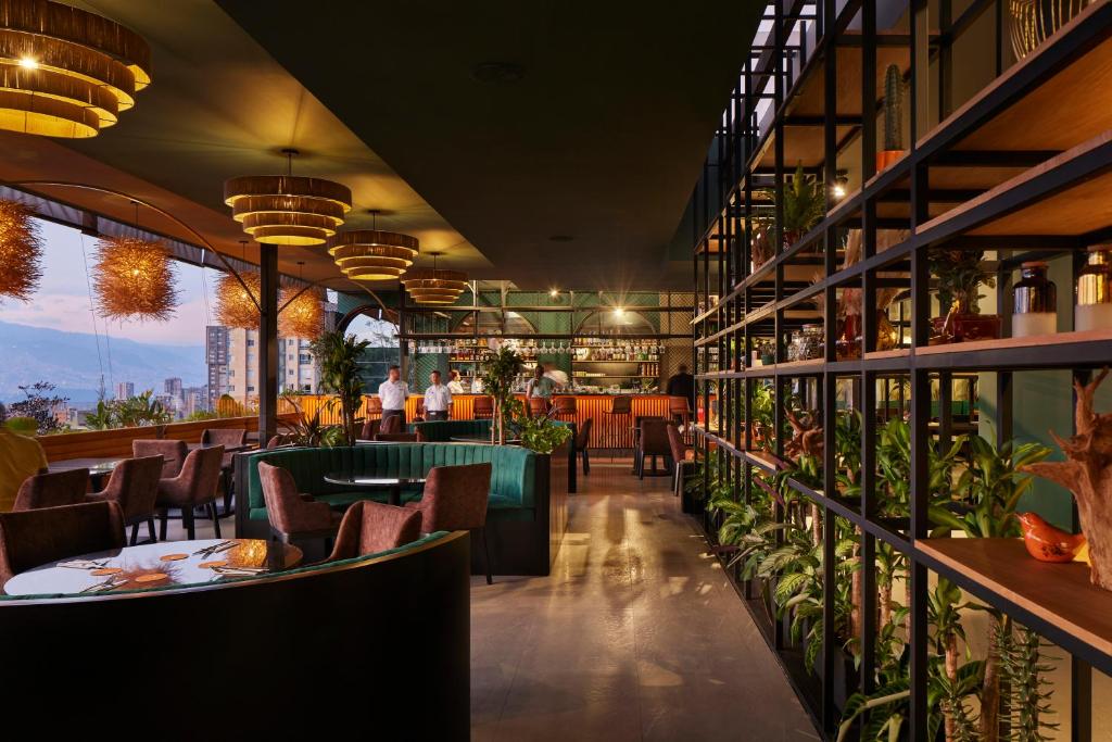 Hoteles en el Poblado, Medellin 436056347