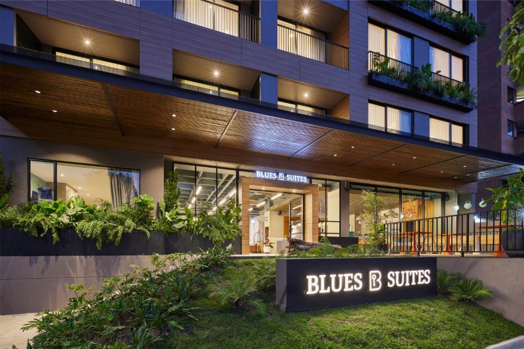 Hoteles en el Poblado, Medellin 436056582