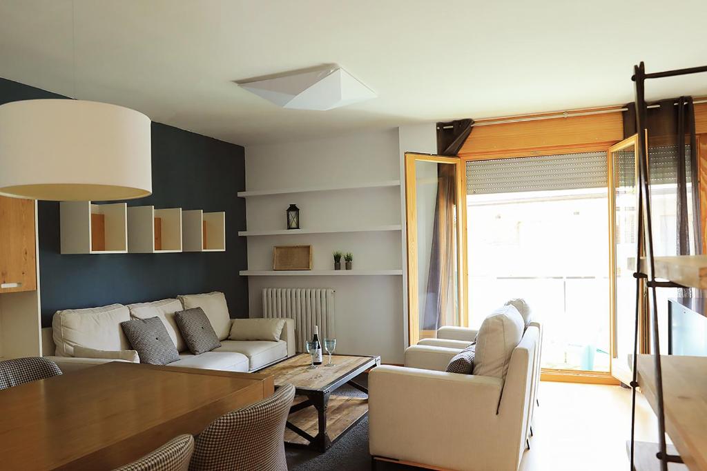 Cientos1 Jaca - Housity