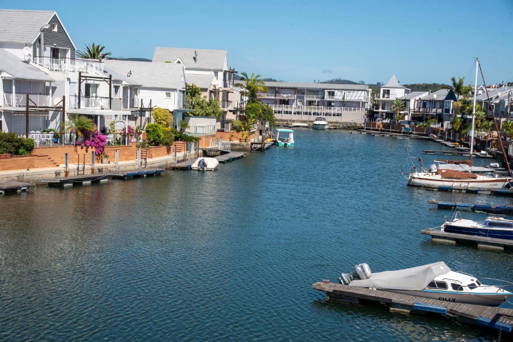 WATERFRONT 2 Bed Home with mooring at Knysna Quays - Image 41