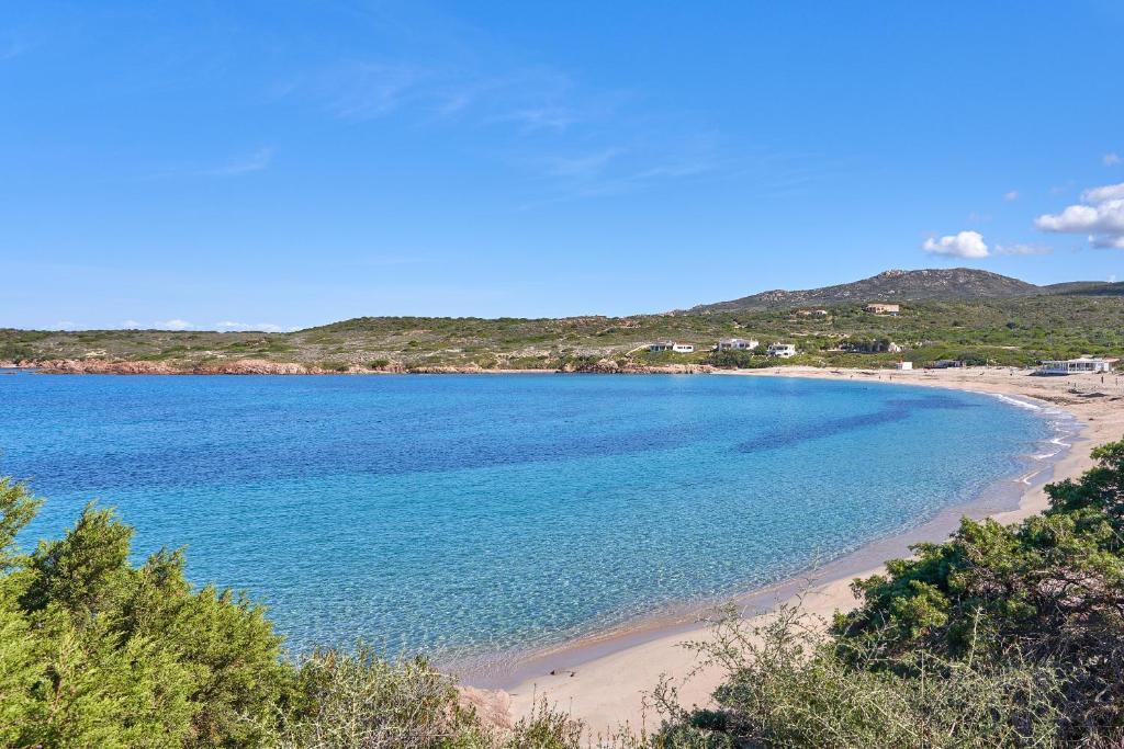 Appartamento a Isola Rossa - Paradiso con terrazza sul mare