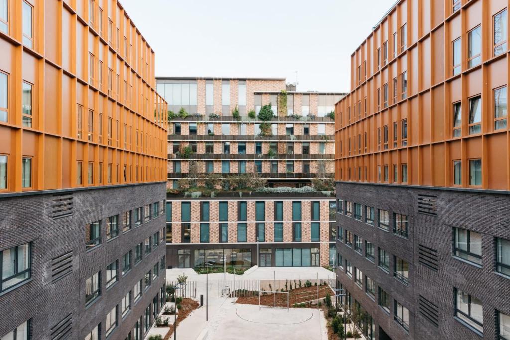 For Students Studying in Barcelona Only - Stunning Spacious Studios and Private Rooms at Pallars Student Accommodation