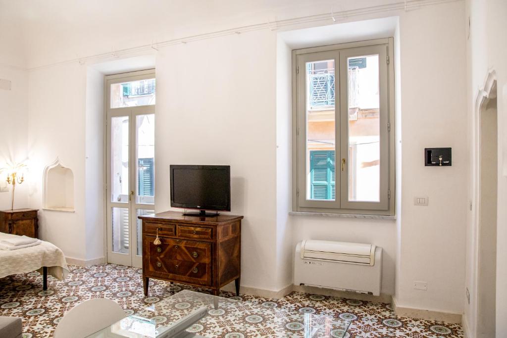 Honoré de Balzac ad Alghero - Camere Confortevoli Centro