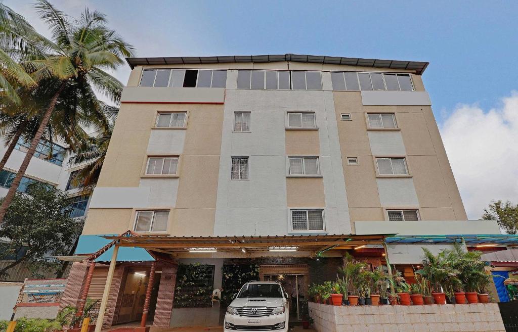 Collection O Goyal Residency