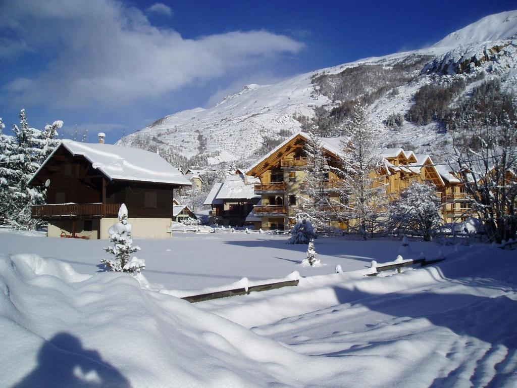 Apartment in Chalet Chamoissiere