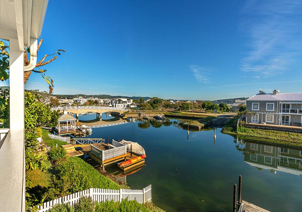 Canal Waterside Lifestyle on Thesen Islands - Image 14