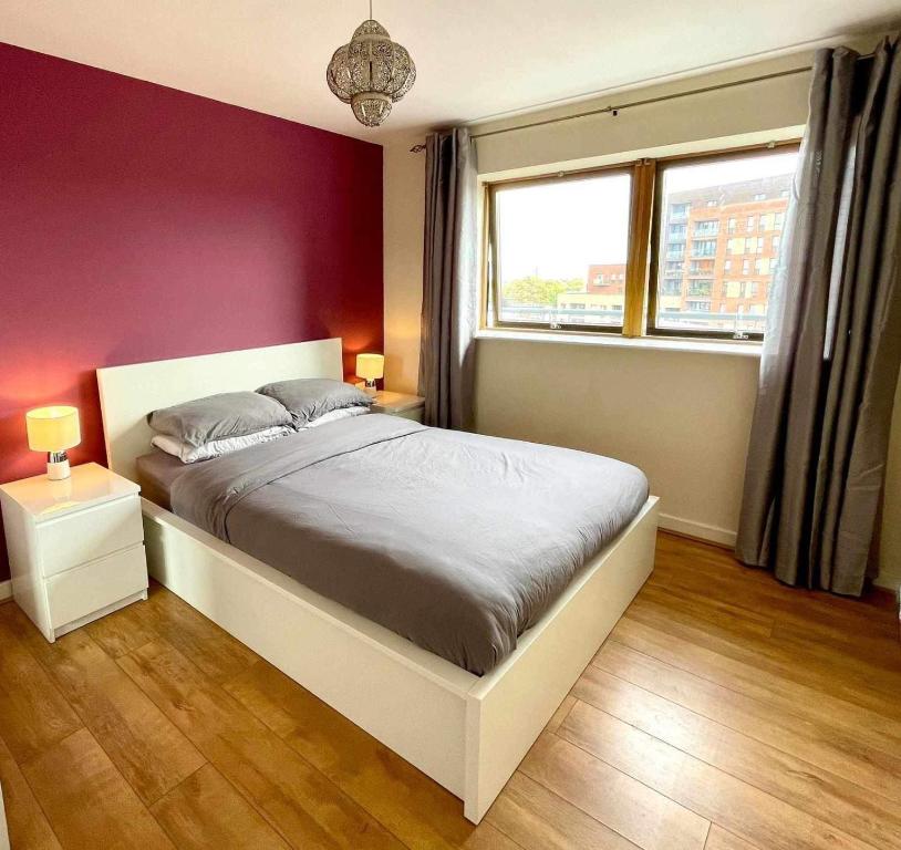 One bedroom with Great city views