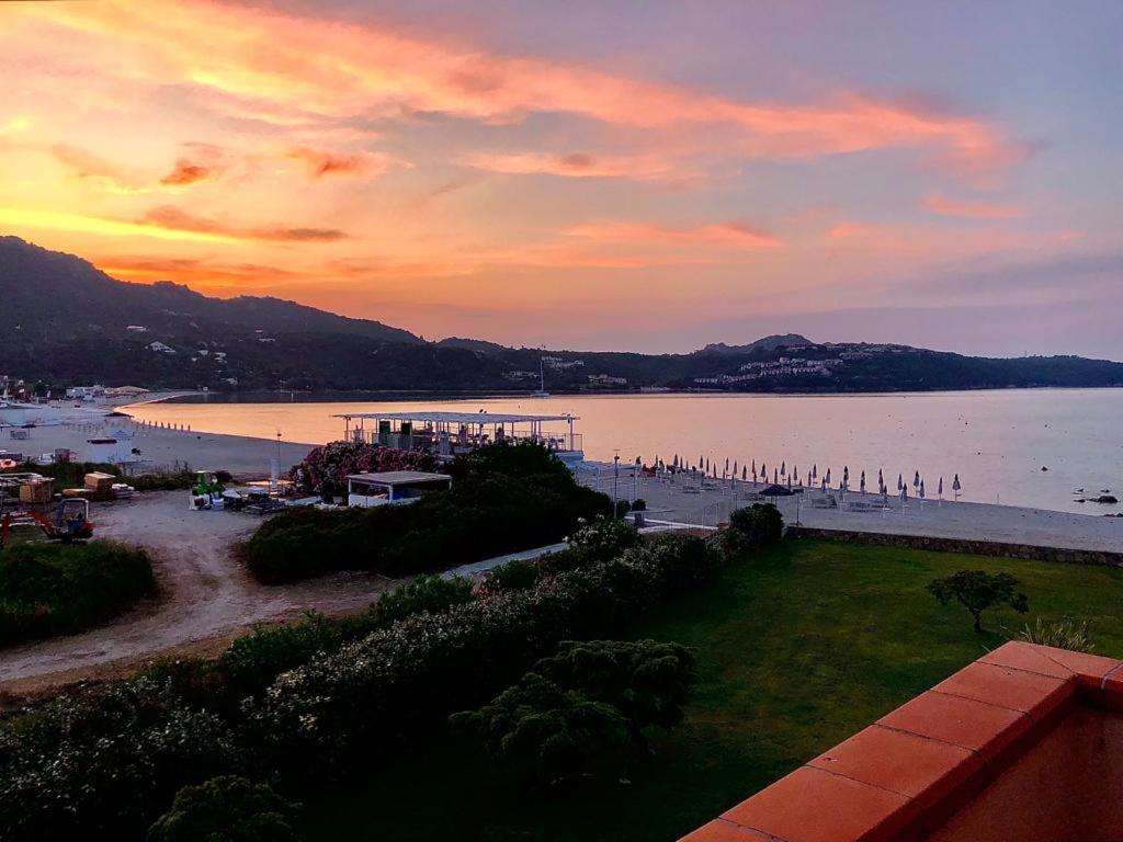 Appartamento sul Mare a Marinella - Oasi fronte spiaggia