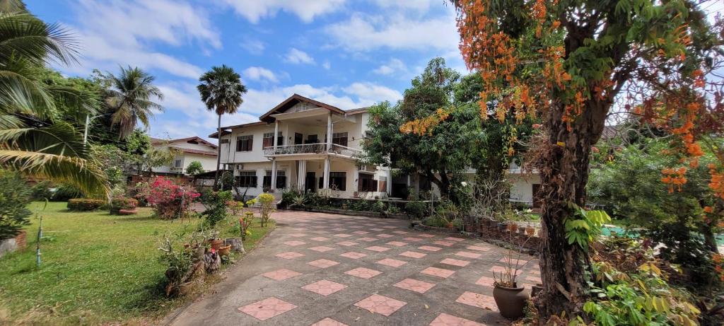 Villa Manoly - Housity