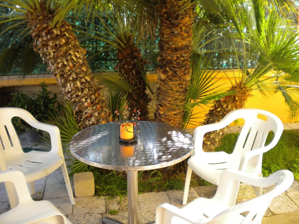 Villa Nespole ad Alghero - Lussuoso Appartamento con Giardino