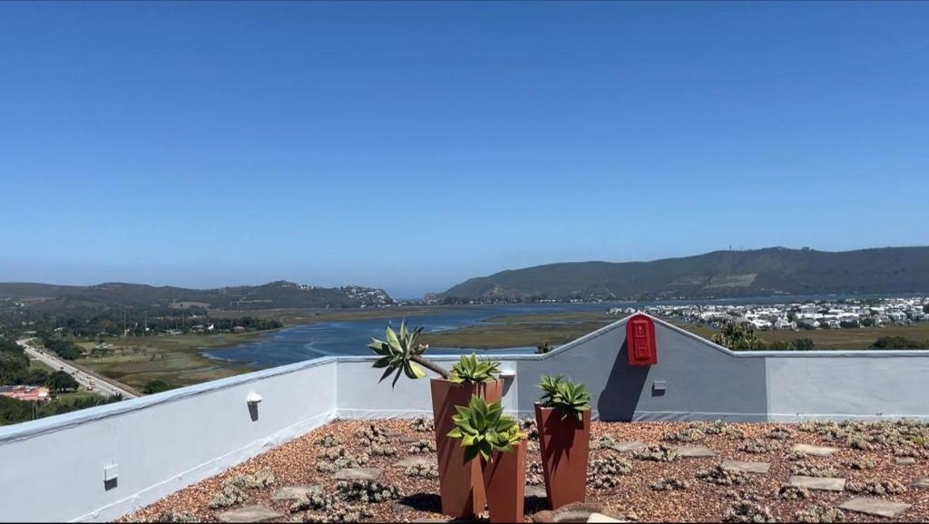 Knysna Studio Luxury Escape at HeadsView! - Image 11