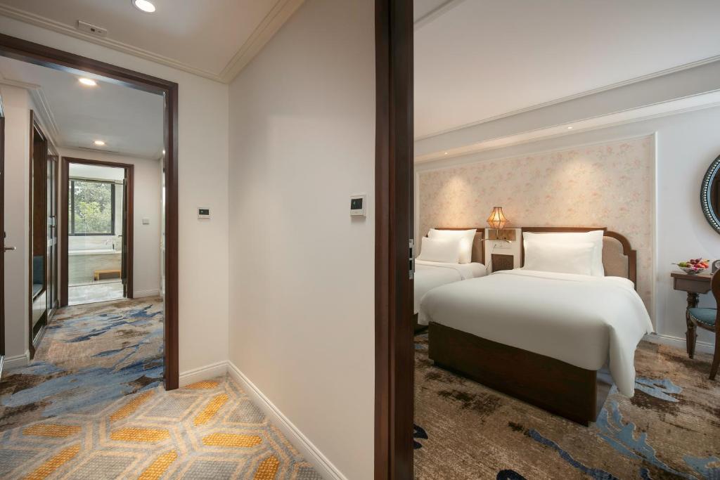 The Oriental Jade Hotel