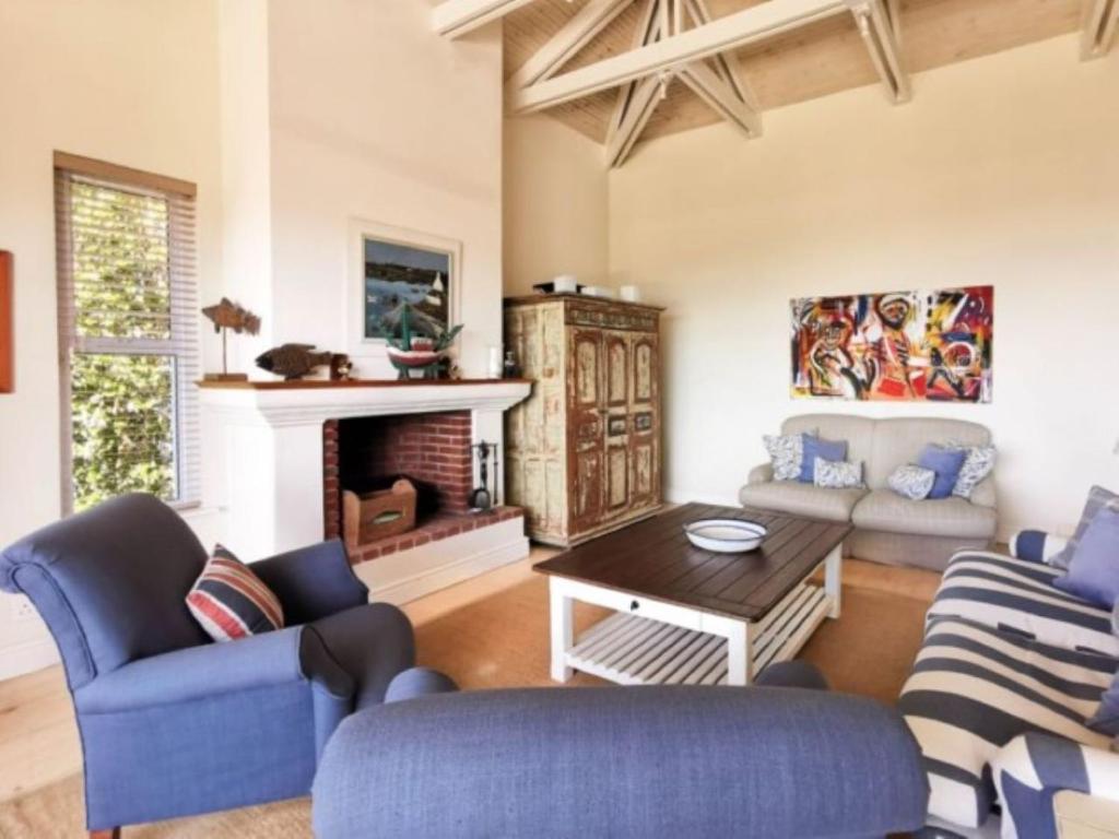 Phezulu Plett Penthouse - Image 14