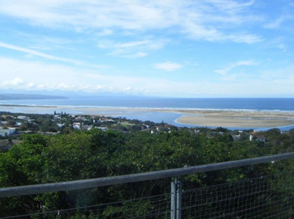 Phezulu Plett Penthouse - Image 12