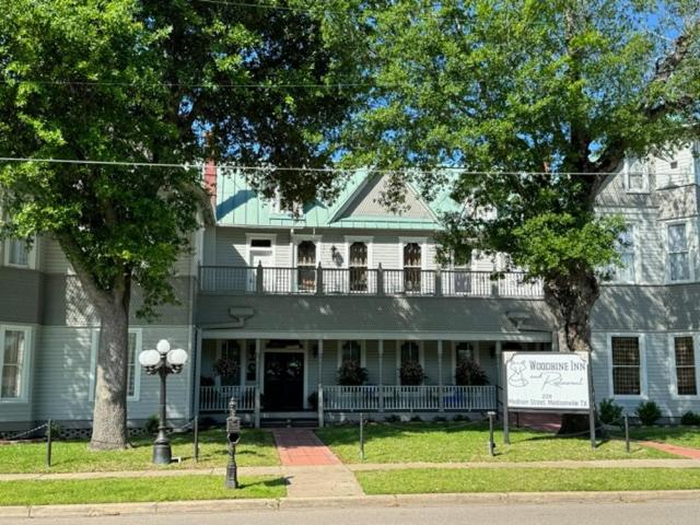 Woodbine Inn and Restaurant - Housity