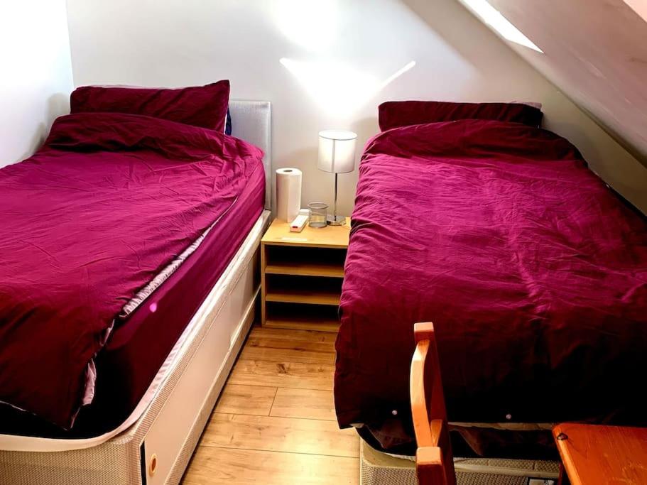Comfortable Private Room in a Friendly Home in Headington next to Brookes University Oxford, C - Housity
