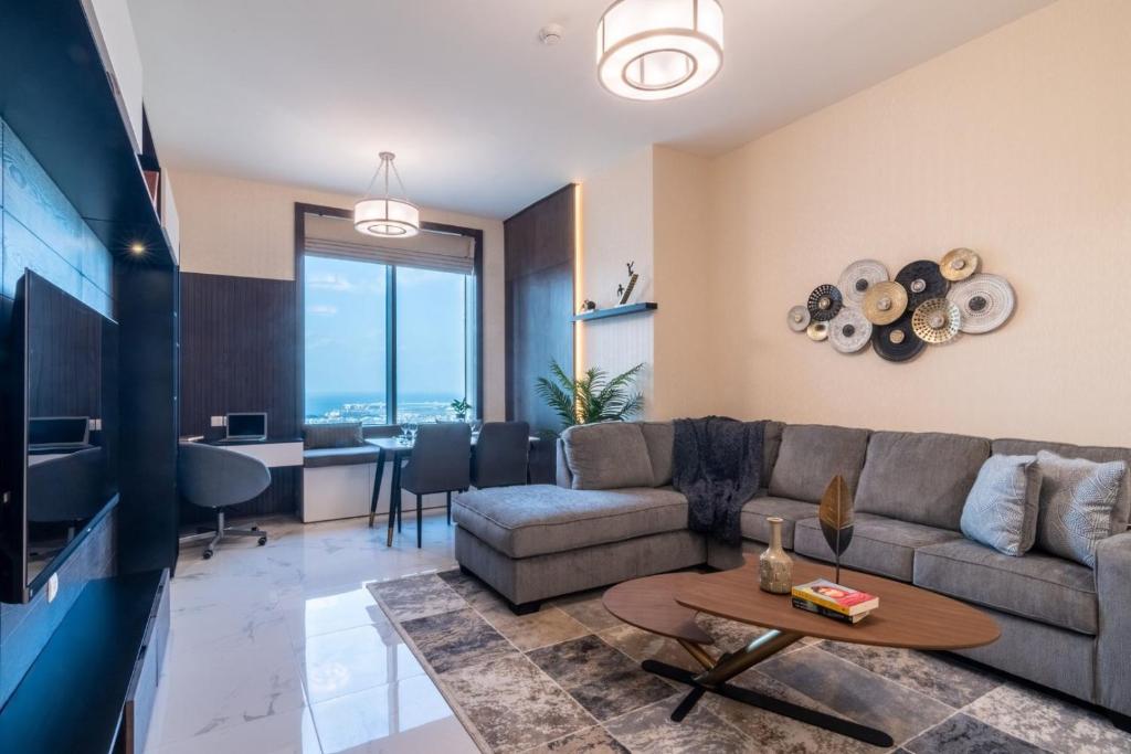 GuestReady - Canal views from the sky - Housity