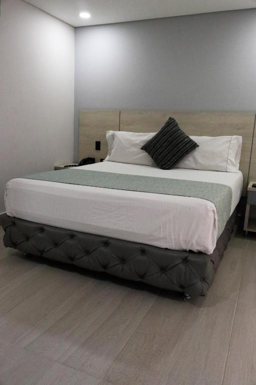 Hoteles en el Poblado, Medellin 579354733