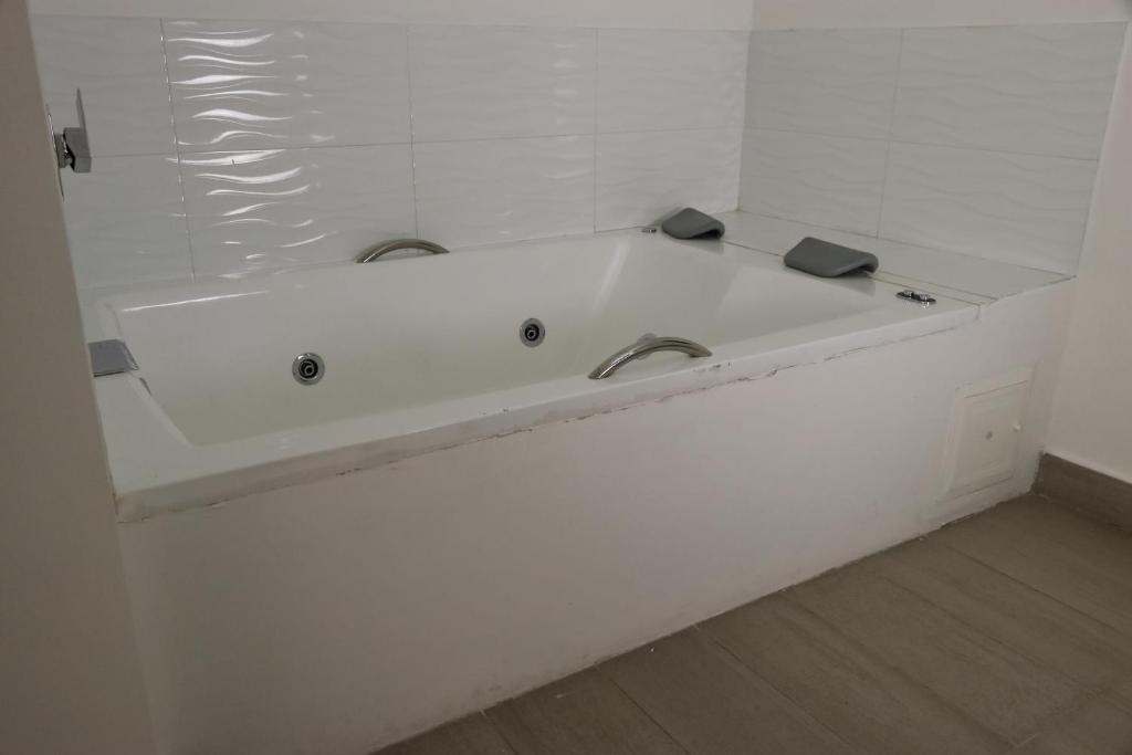 Hoteles en el Poblado, Medellin 579354827