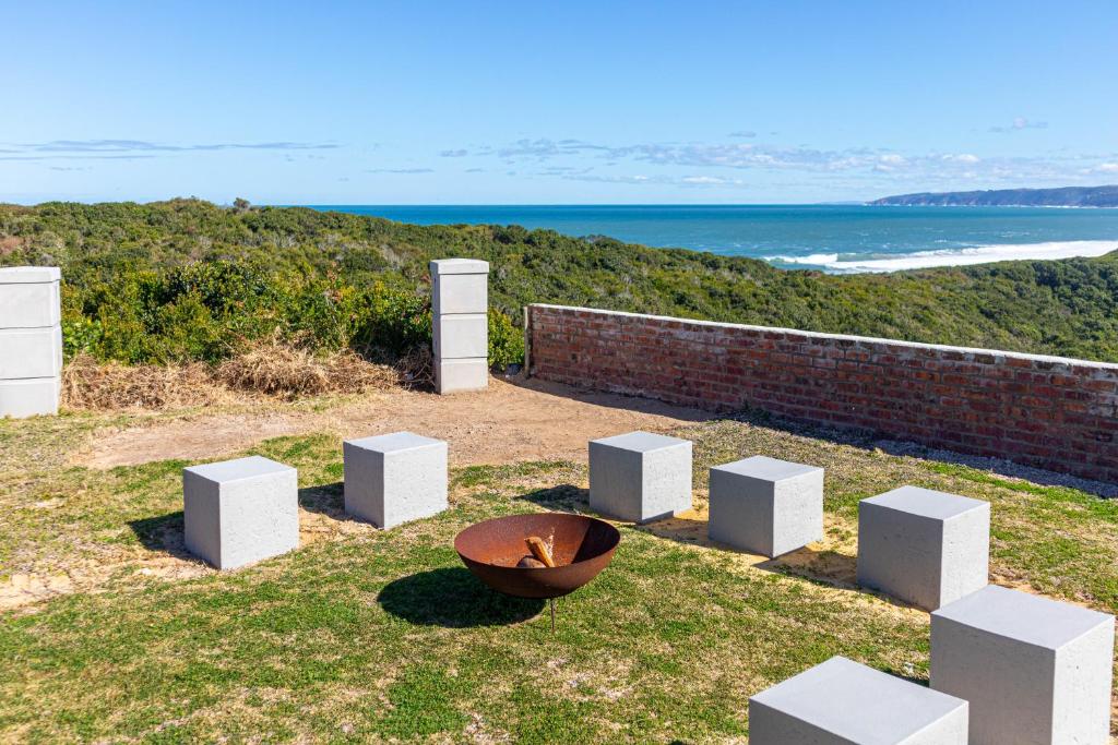 Vista Villa, Ocean & Mountain Views, Fire Pit - Image 6