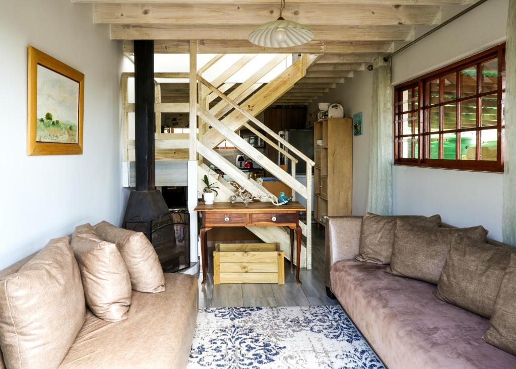 3-Bedroom Charming Coastal Retreat in Plettenberg Bay - Image 10