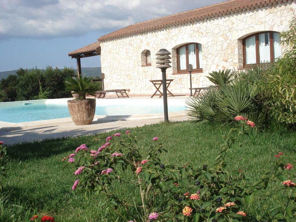 B&B Castiglias ad Alghero - Incantevole villa con piscina